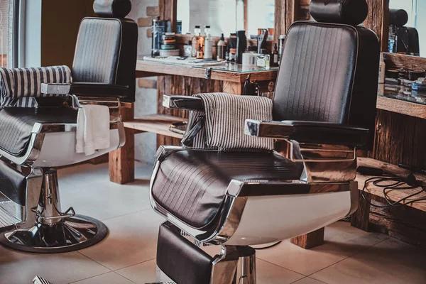 Choosing the Right Salon Chair for Comfort and Style